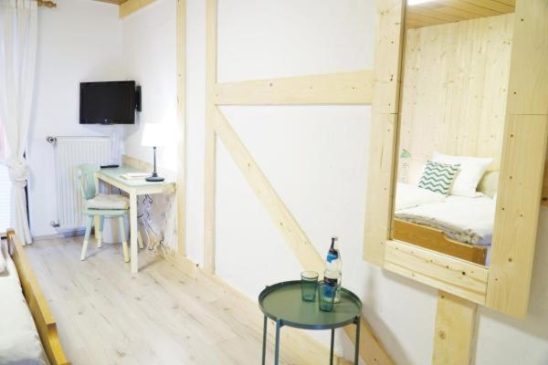 Haus Am Heiner Geissler Platz By Landgasthof Zickler Gleisweiler Bagian luar foto